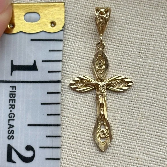 14k Gold Cross Pendant - Picture 5 of 6